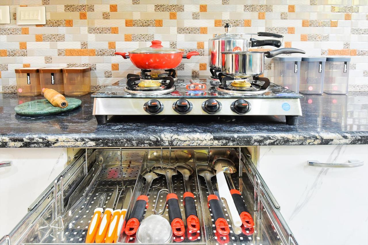 Bedchambers Medicity Serviced Apartments In Gurgaon Ngoại thất bức ảnh